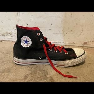 Black and red men’s Converse high tops Never worn